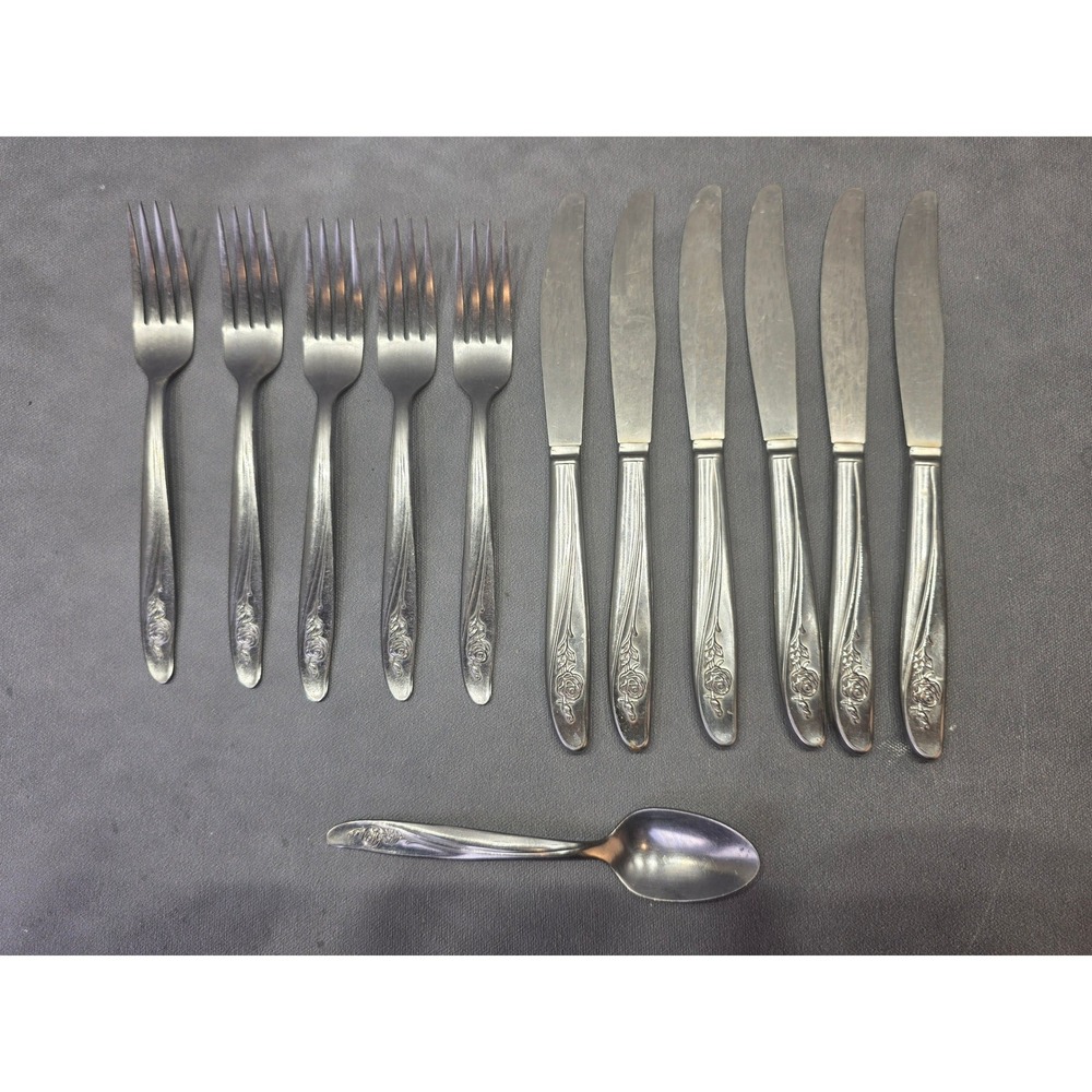Oneida Custom Stainless Morning Rose Flatware Set 12pc Knives Forks Spoon